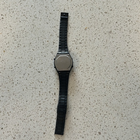 Black Retro Casio Digital Watch - Picture 3 of 4